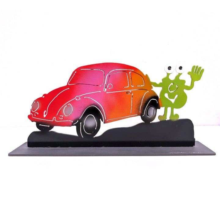 Patrick Preller: Monster und VW-Käfer | Metall-Skulptur - Bild 1
