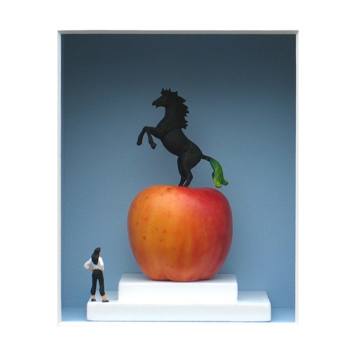 Volker Kühn "(V)Pferde(n)-Apfel" | 3D-Objekt inkl. Rahmen - Bild 1