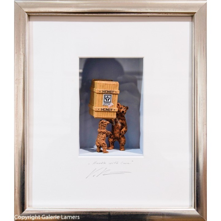 Volker Kühn "Handle with Care" | Original 3D-Bild inkl. Rahmen